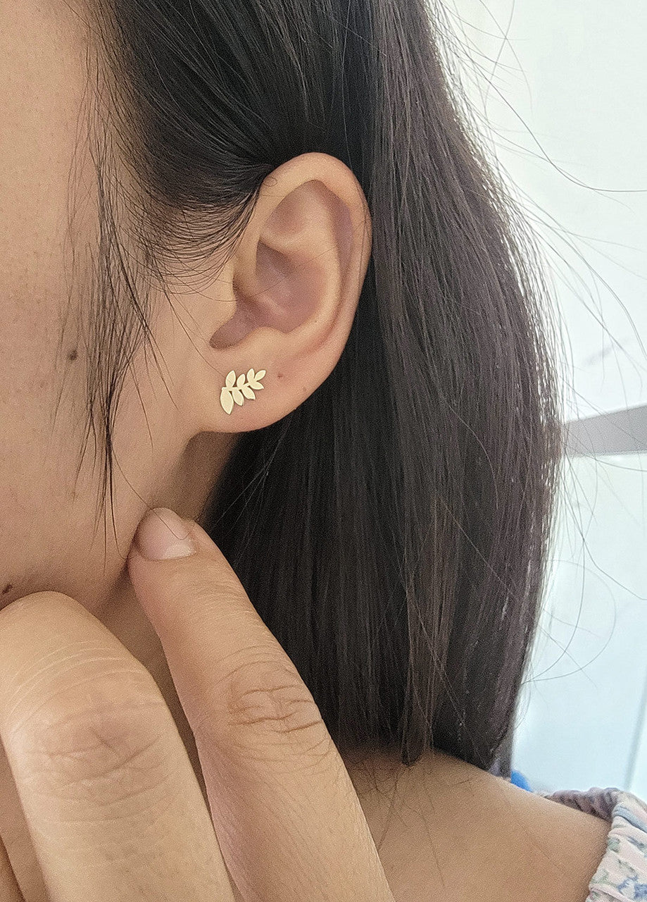 14 Karat Yellow Gold Leaf Stud Earrings